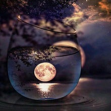 Load image into Gallery viewer, Cup Moon - Full Diamond Painting - 30x30cm