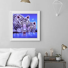 Load image into Gallery viewer, Snuggle Tiger - Full Diamond Painting - 30x30cm