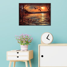 Load image into Gallery viewer, Sunset Bird Lake - Full Drill Round Drill - 40x30cm
