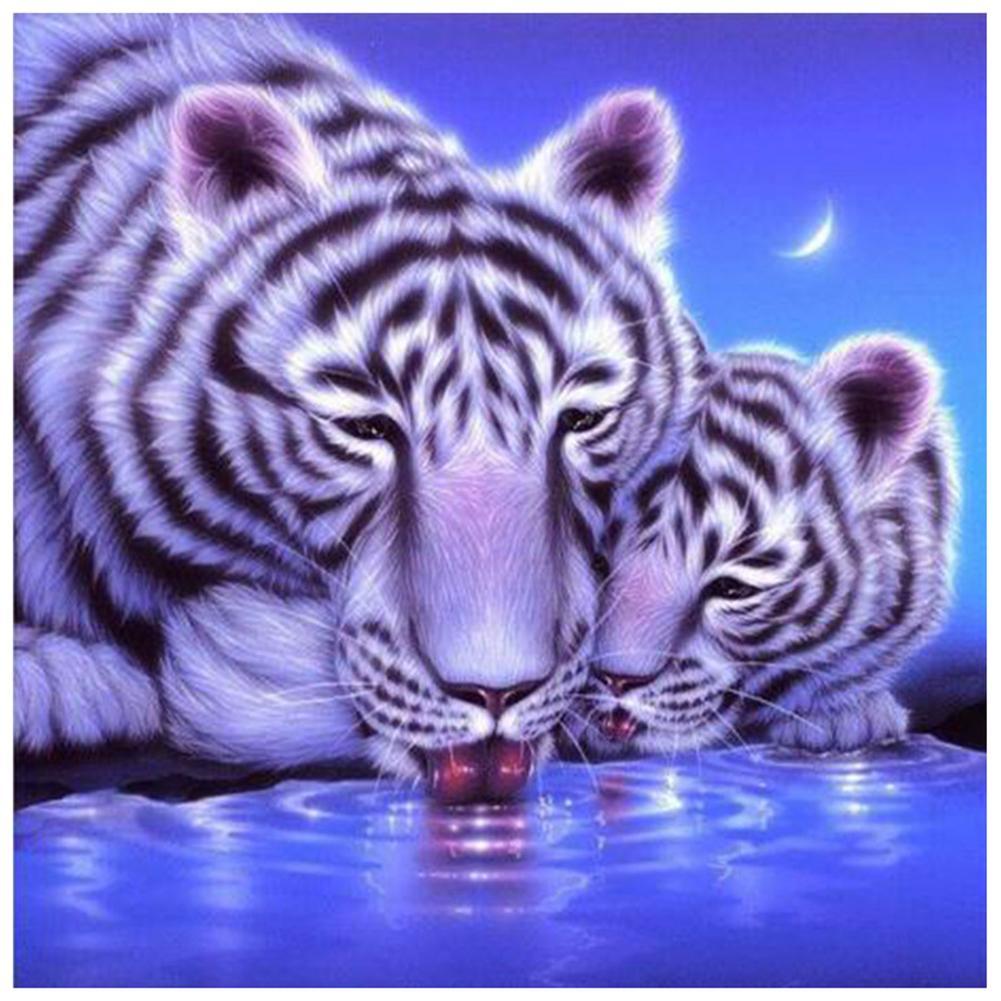 Snuggle Tiger - Full Diamond Painting - 30x30cm