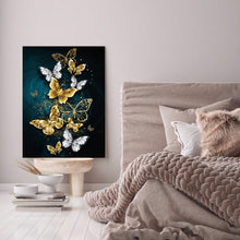 Load image into Gallery viewer, Butterfly - Full Round Diamond Painting 30*40cm
